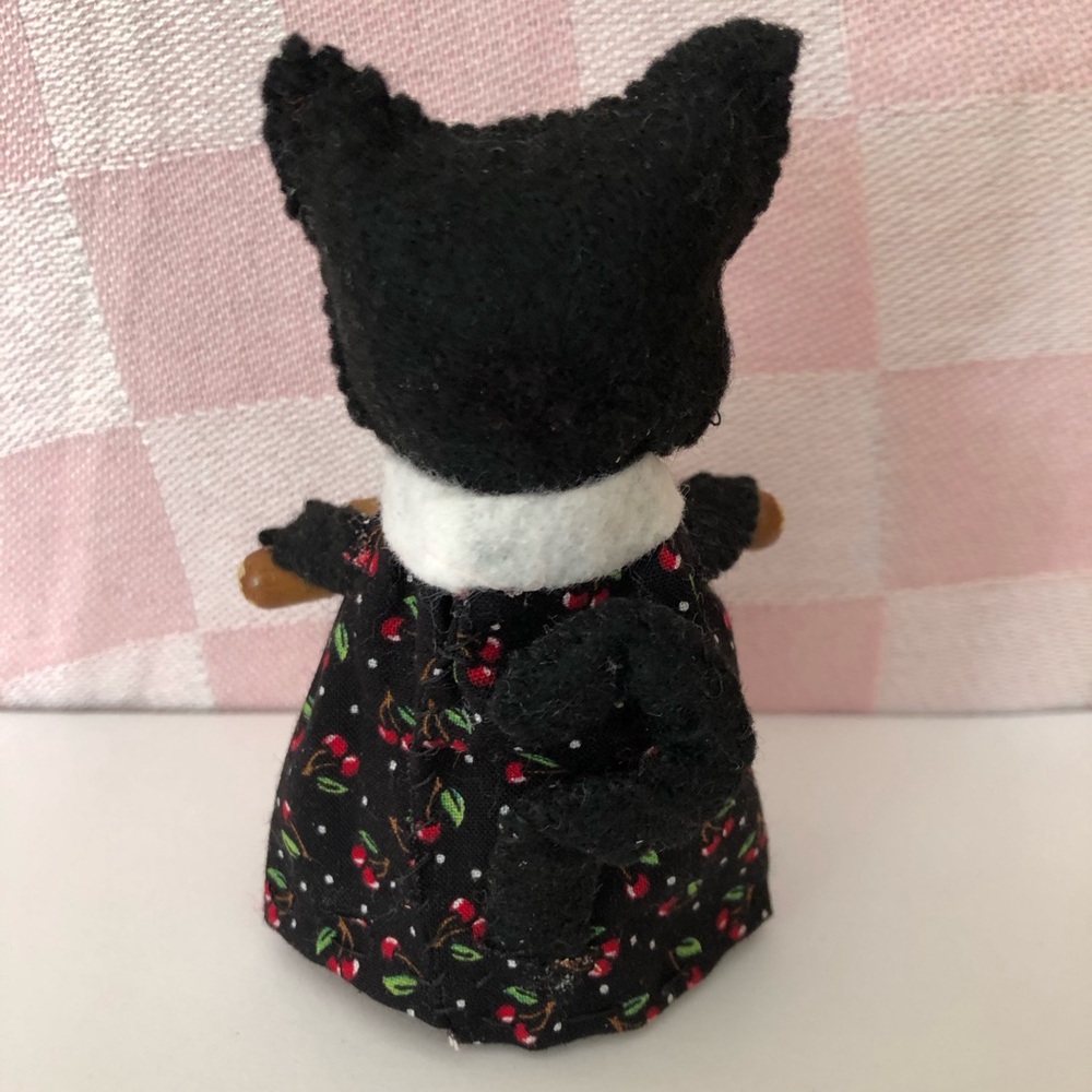 Baker Felt Cat art doll black with cherry dress, rolling pin NWT hand-sewn - Picture 4 of 7